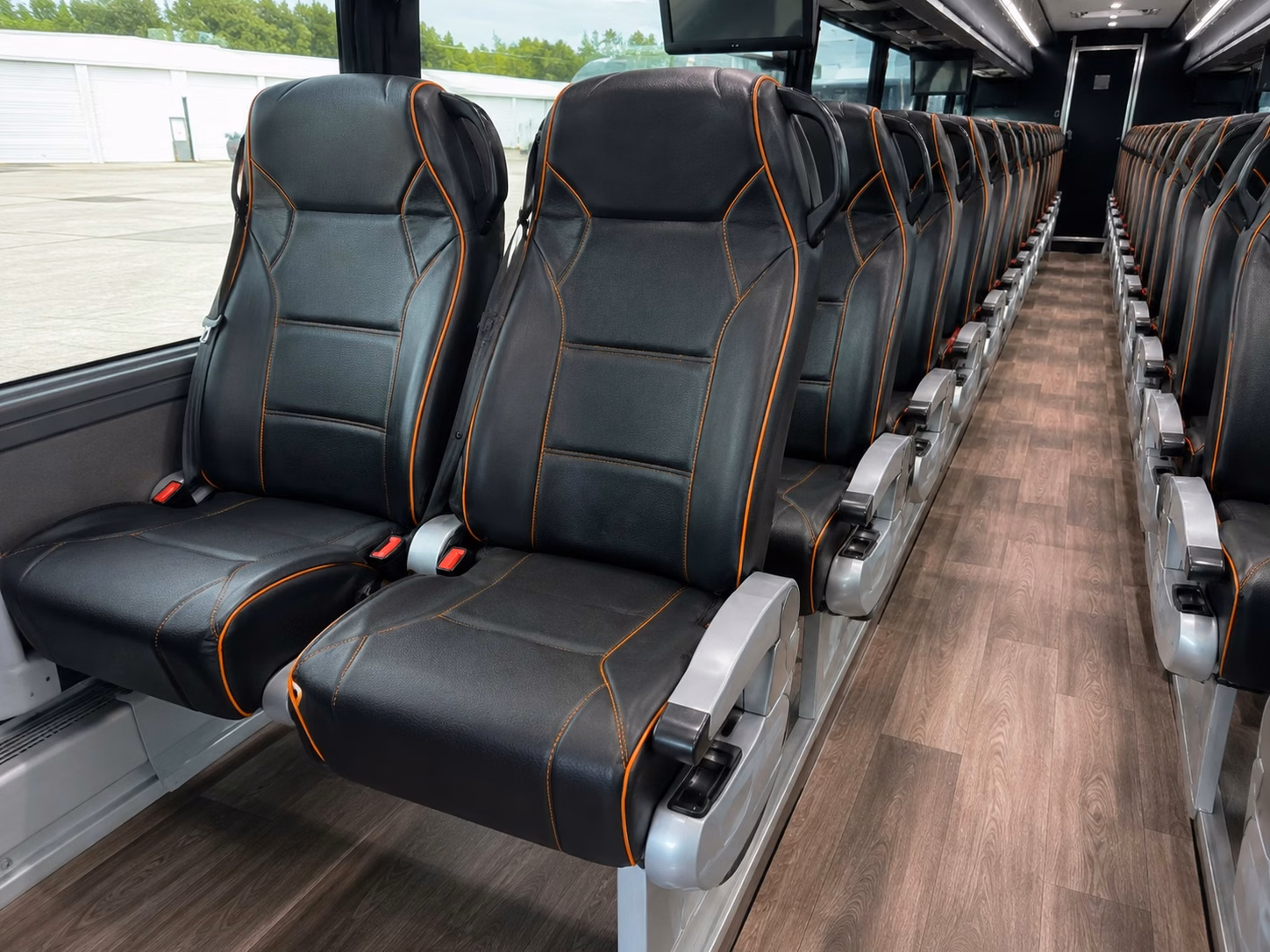 minibus rentals in baytown for smaller prom groups who want the same premium experience